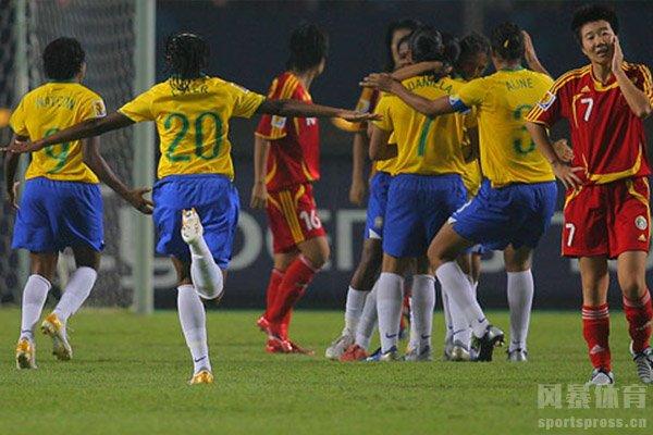 2002中国男足vs巴西的相关图片